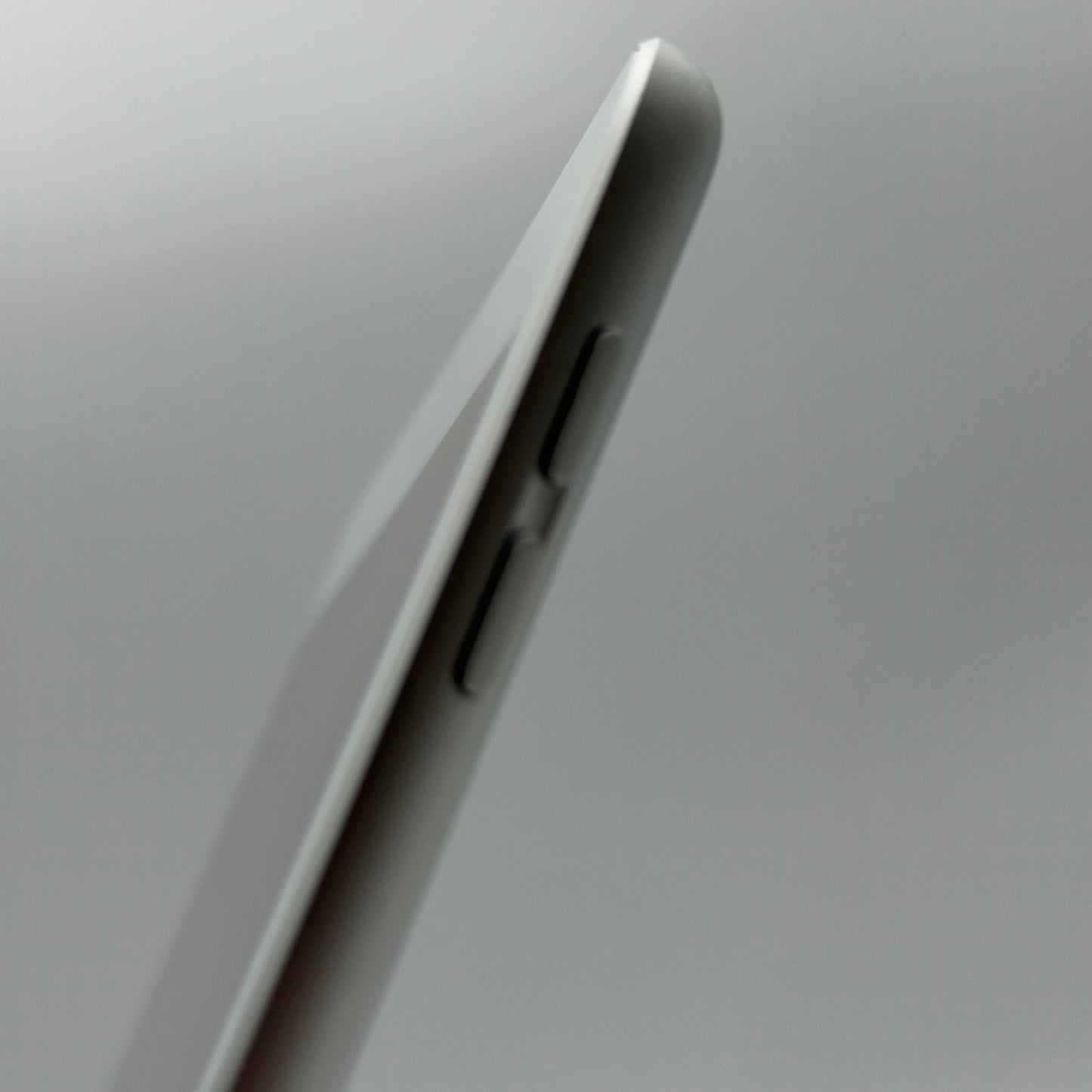 Apple iPad (7th Gen) A2198 (2019) Silver 32GB Wi-Fi Only
