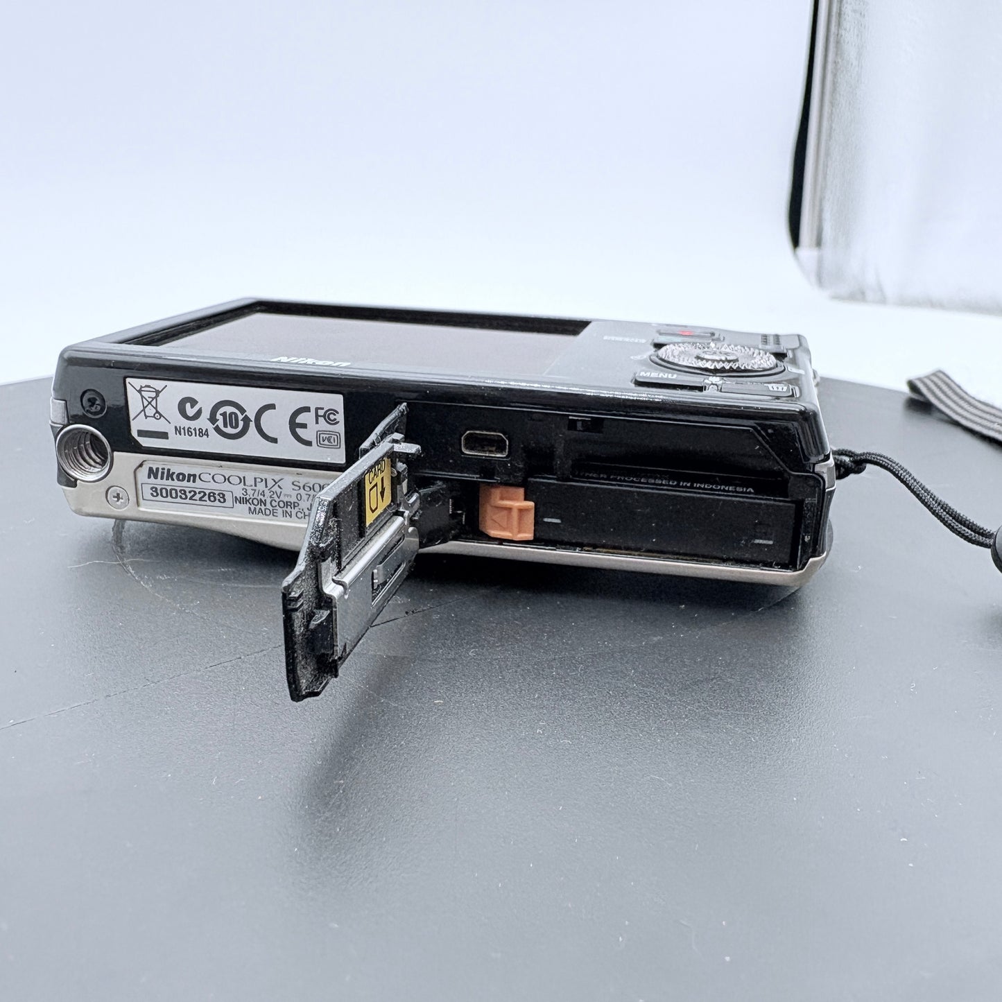 Nikon Coolpix S6000 Digital Camera Tested with Manual