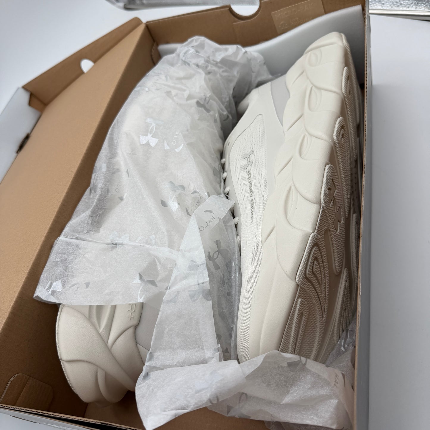 NIB Under Armour UA Halo Runner White Size 12 6005287-110