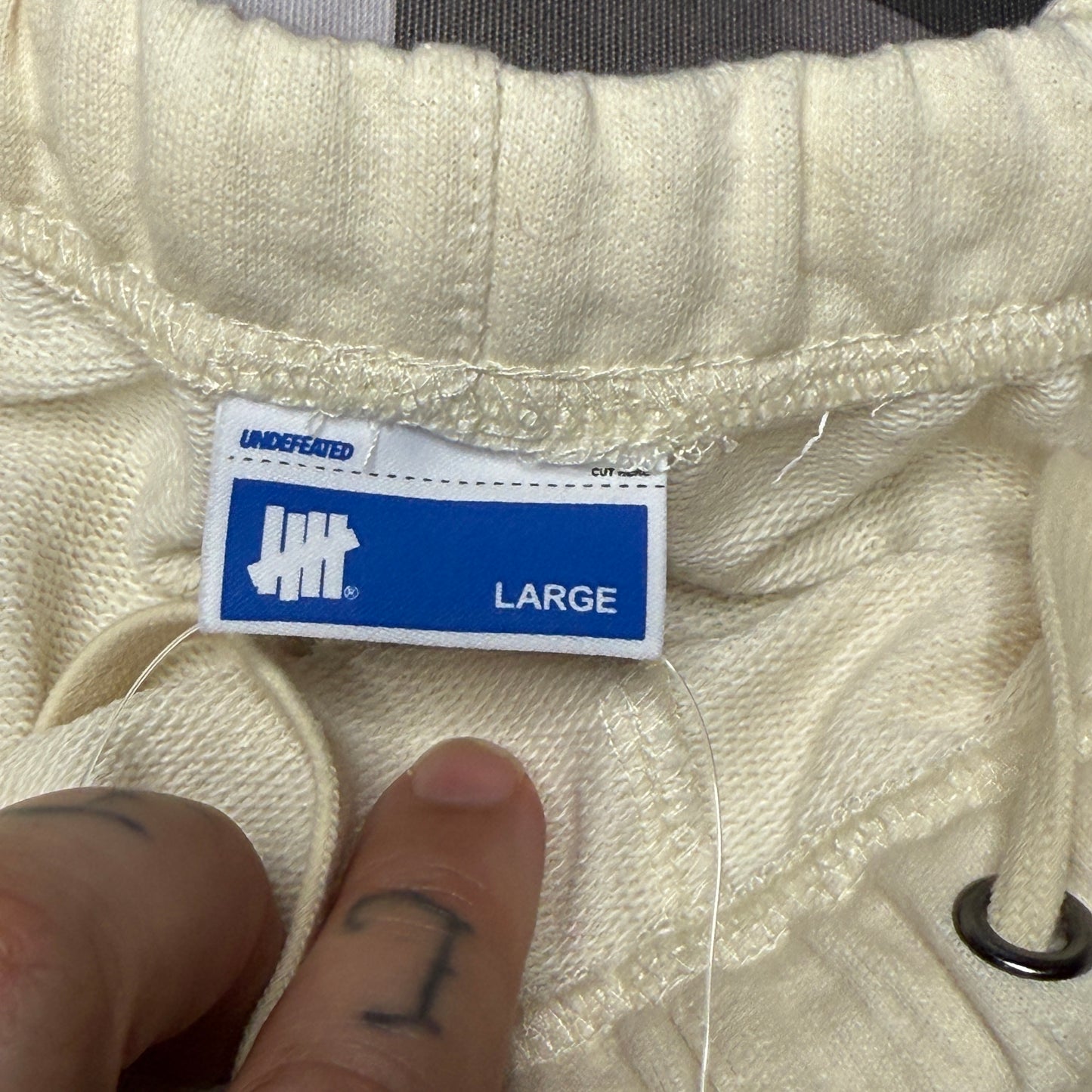 NWT UNDFTD Icon Sweatshort Almond size L Undefeated