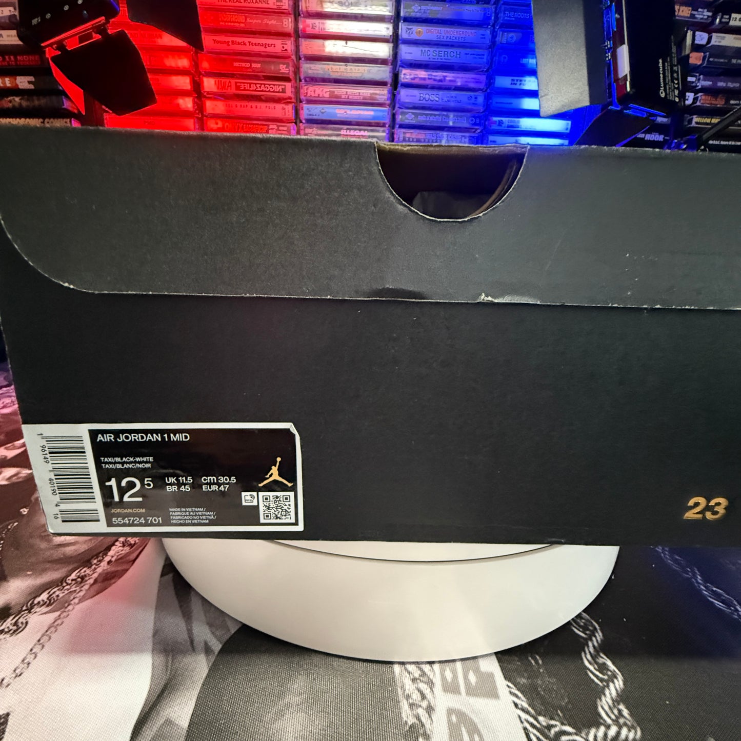 New Air Jordan 1 Mid Taxi/Black-White 554724-701 Size 12.5