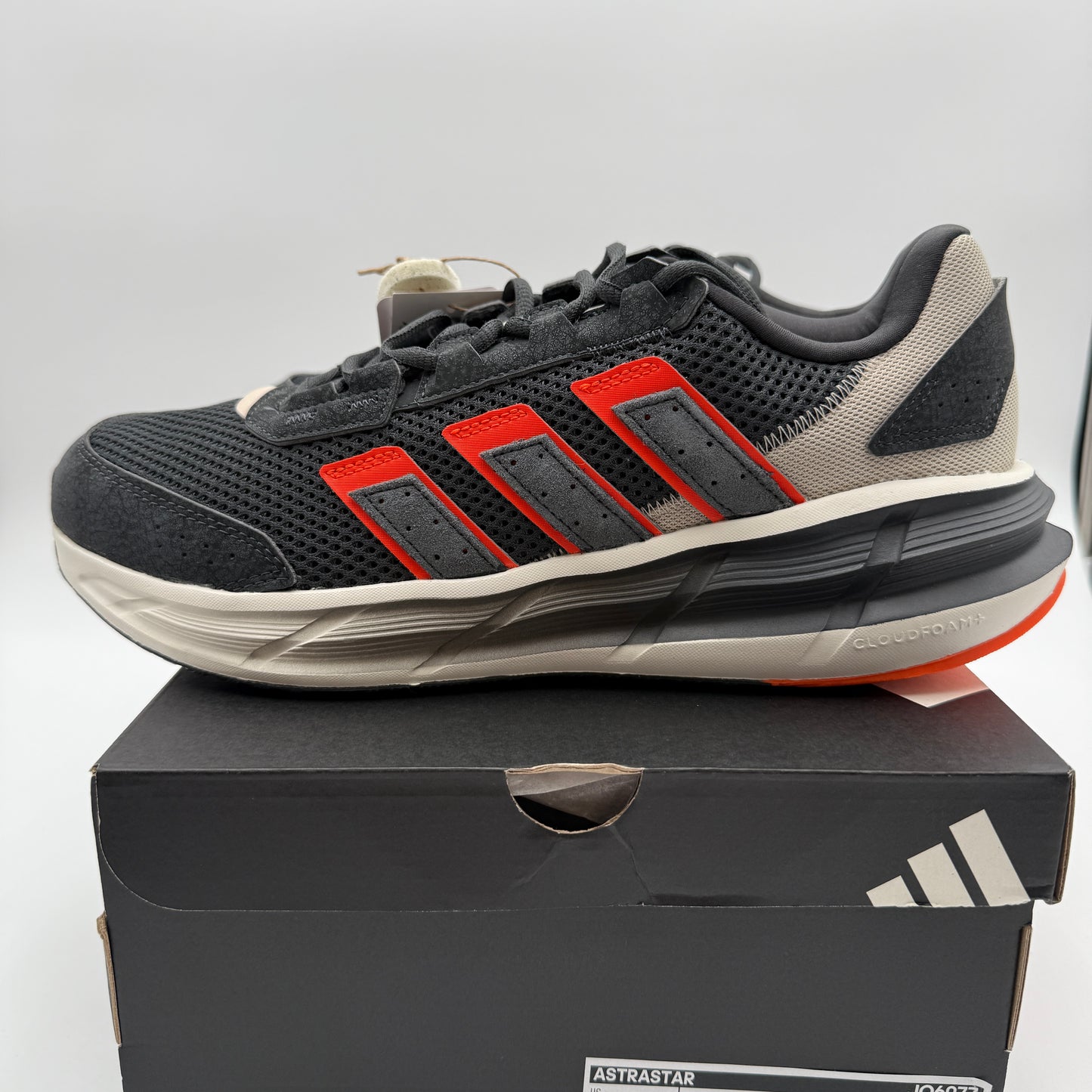 New adidas ASTRASTAR Carbon Impact Orange Sneakers Size 10.5 JQ6077