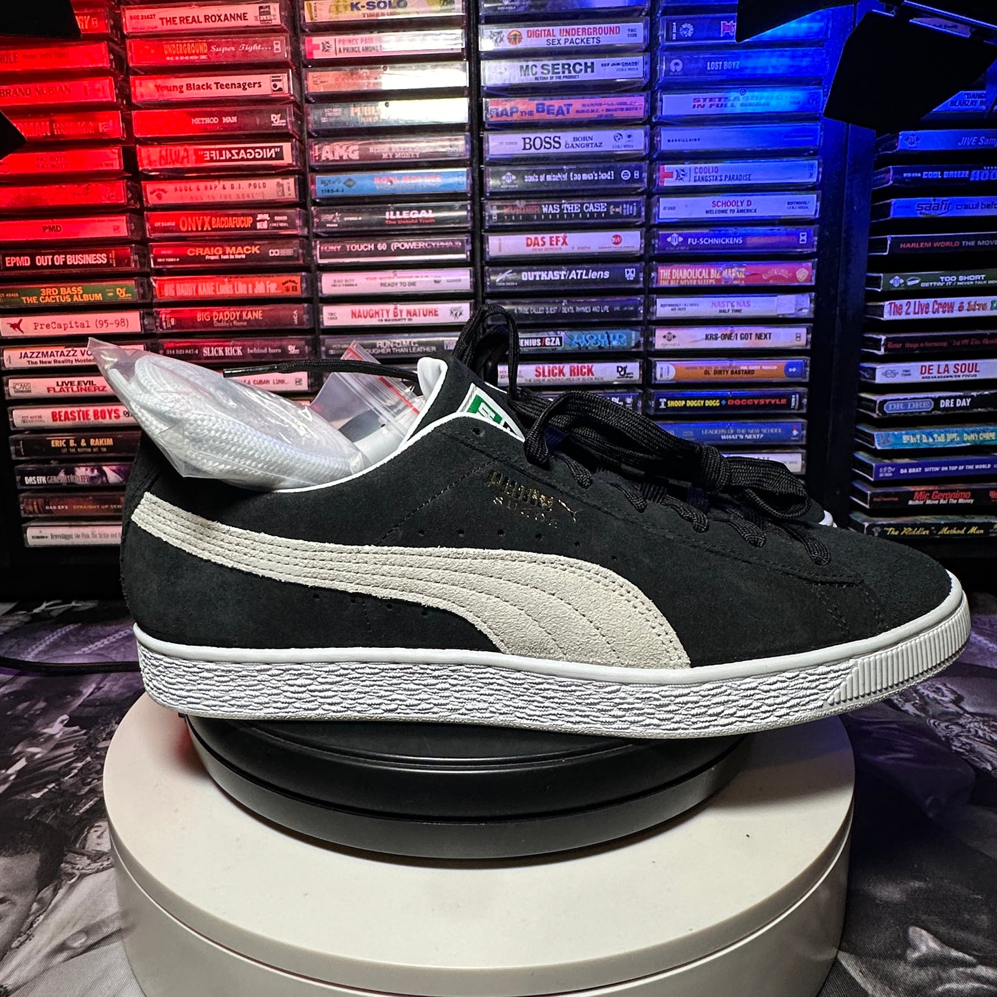 Puma Suede Classic XXI Sneakers Black and White Men's Size 12