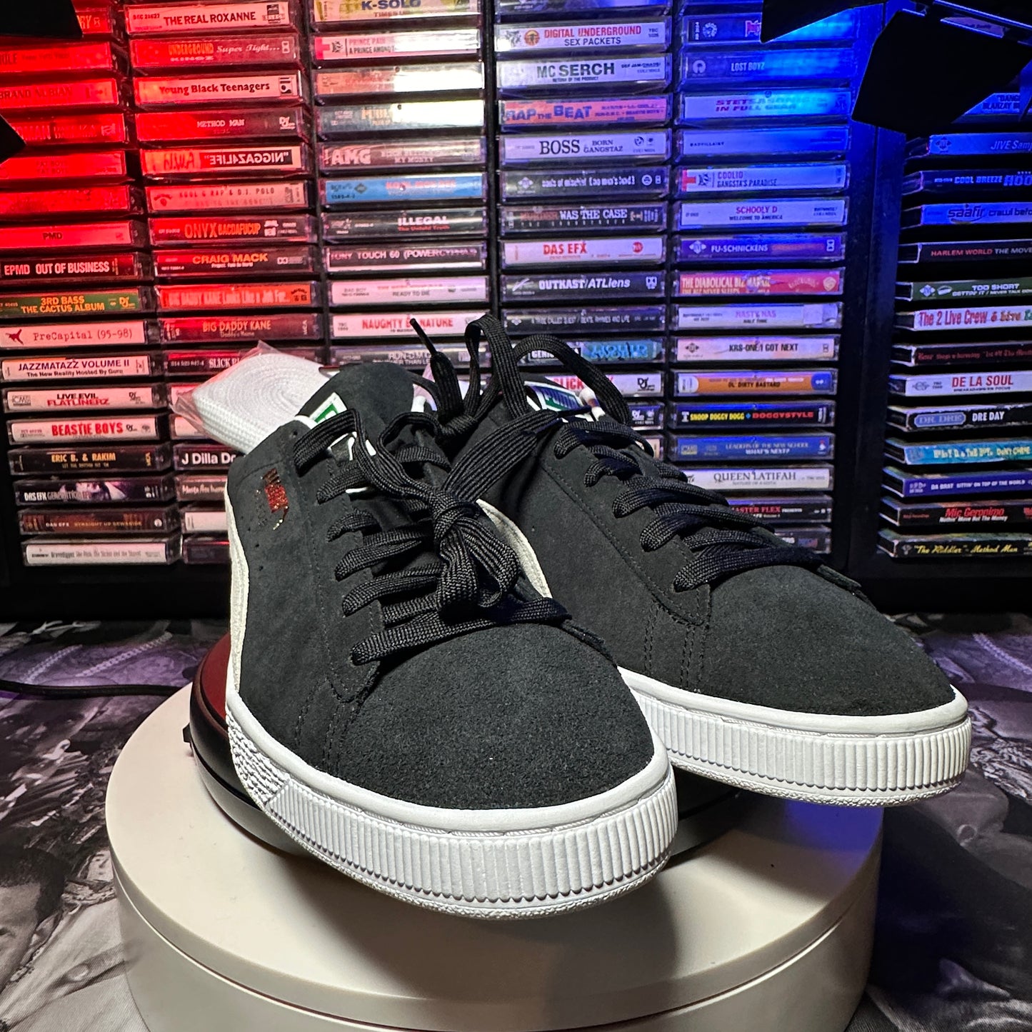 Puma Suede Classic XXI Sneakers Black and White Men's Size 12