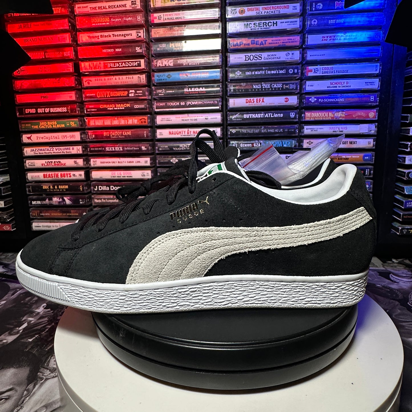Puma Suede Classic XXI Sneakers Black and White Men's Size 12