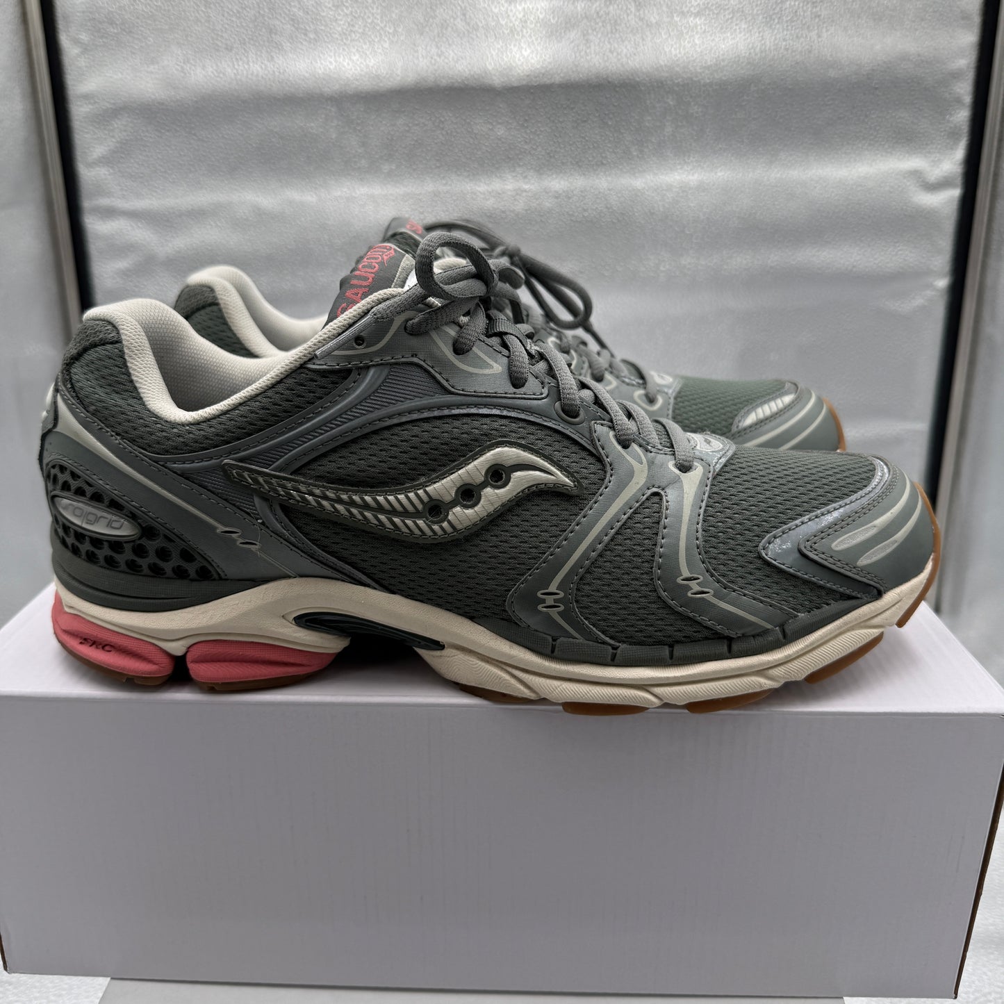 Saucony ProGrid Triumph 4 Sneakers Green S70805-4 Size 12