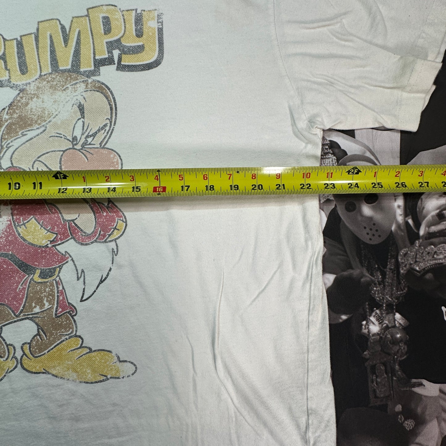 Snow White Faded Grumpy Tee SZ XL