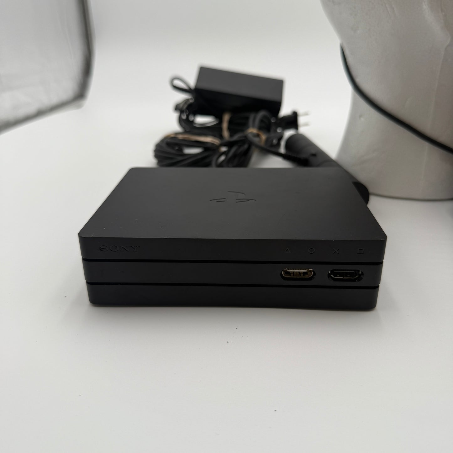Sony PlayStation VR (CUH-ZVR2) - Used - Black - 2 Controllers Included