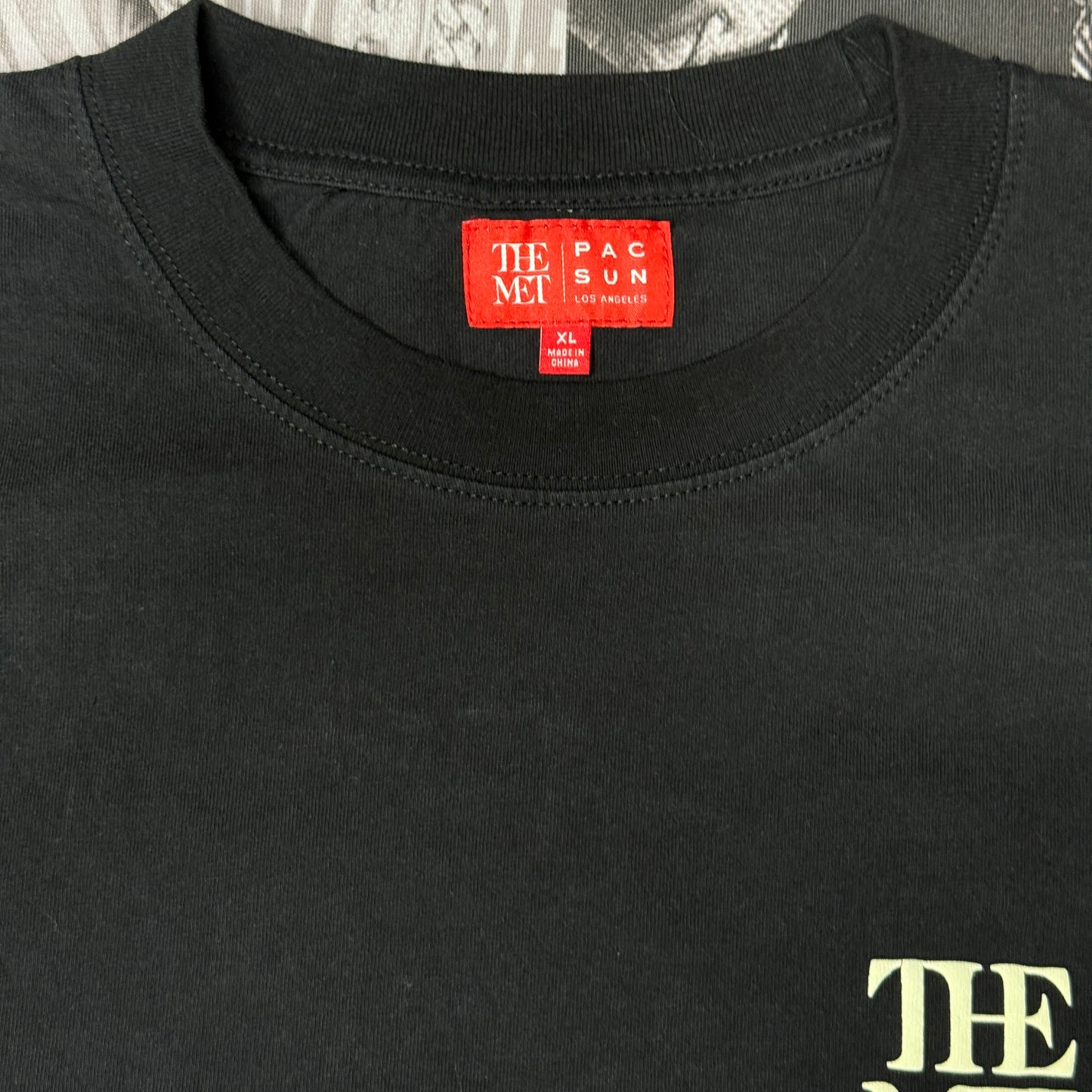 THE MET x Pac Sun Tee Black XL