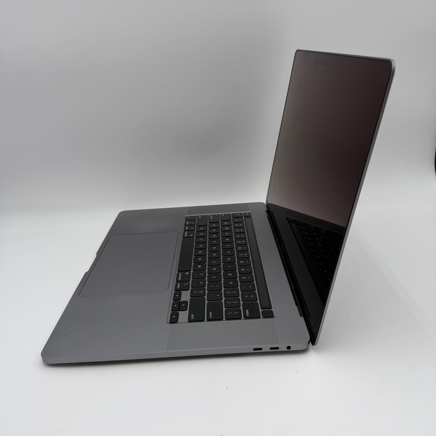 Used Apple MacBook Pro 16-inch 2019 Silver - Core i9, 32GB RAM, 512GB