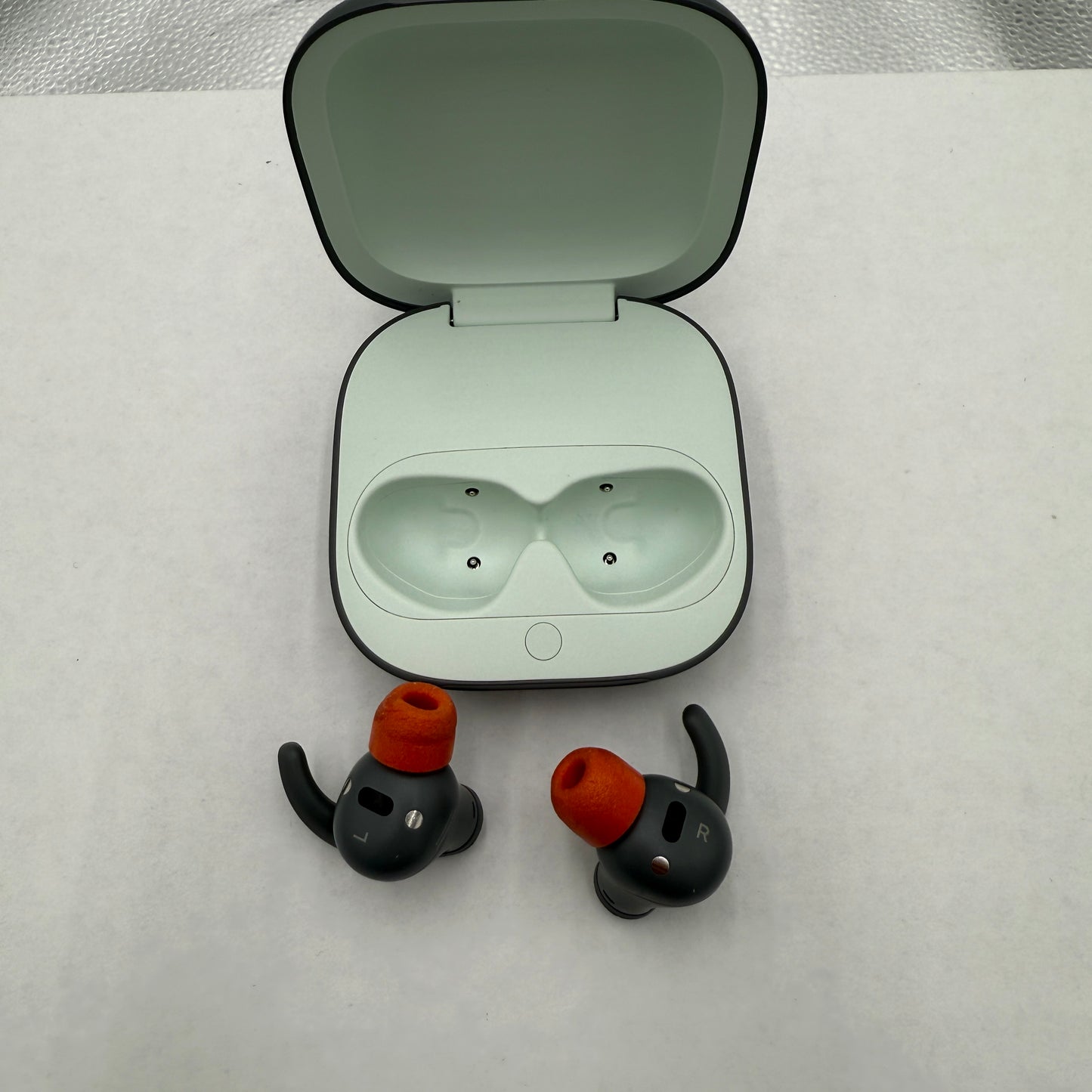 Used Beats Fit Pro A2557 Sage Gray True Wireless Noise Cancelling Earbuds with Case - Free Shipping**
