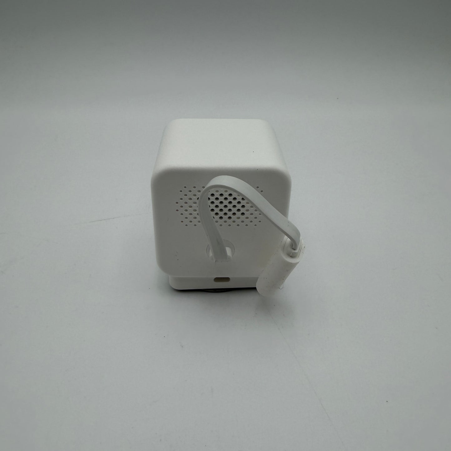 Wyze Cam v4 Security Camera White Used With Box