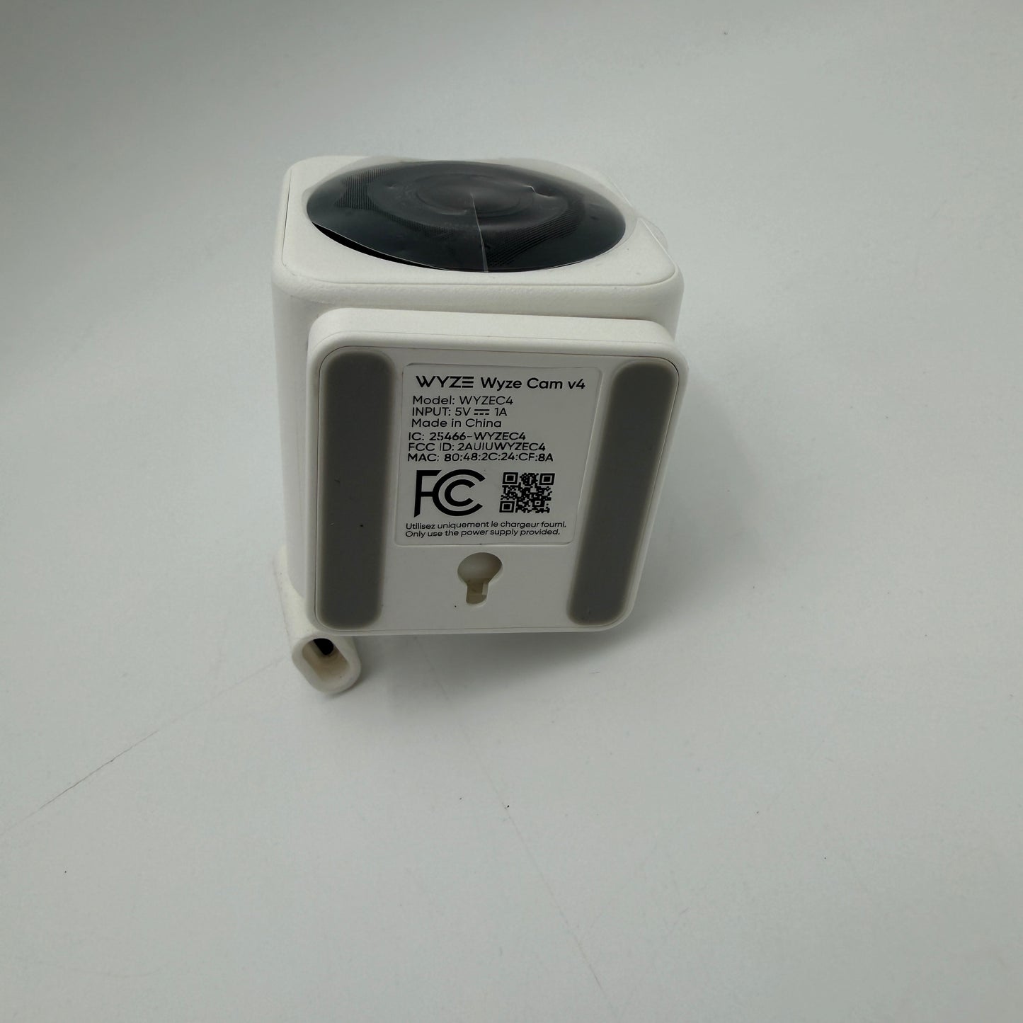 Wyze Cam v4 Security Camera White Used With Box