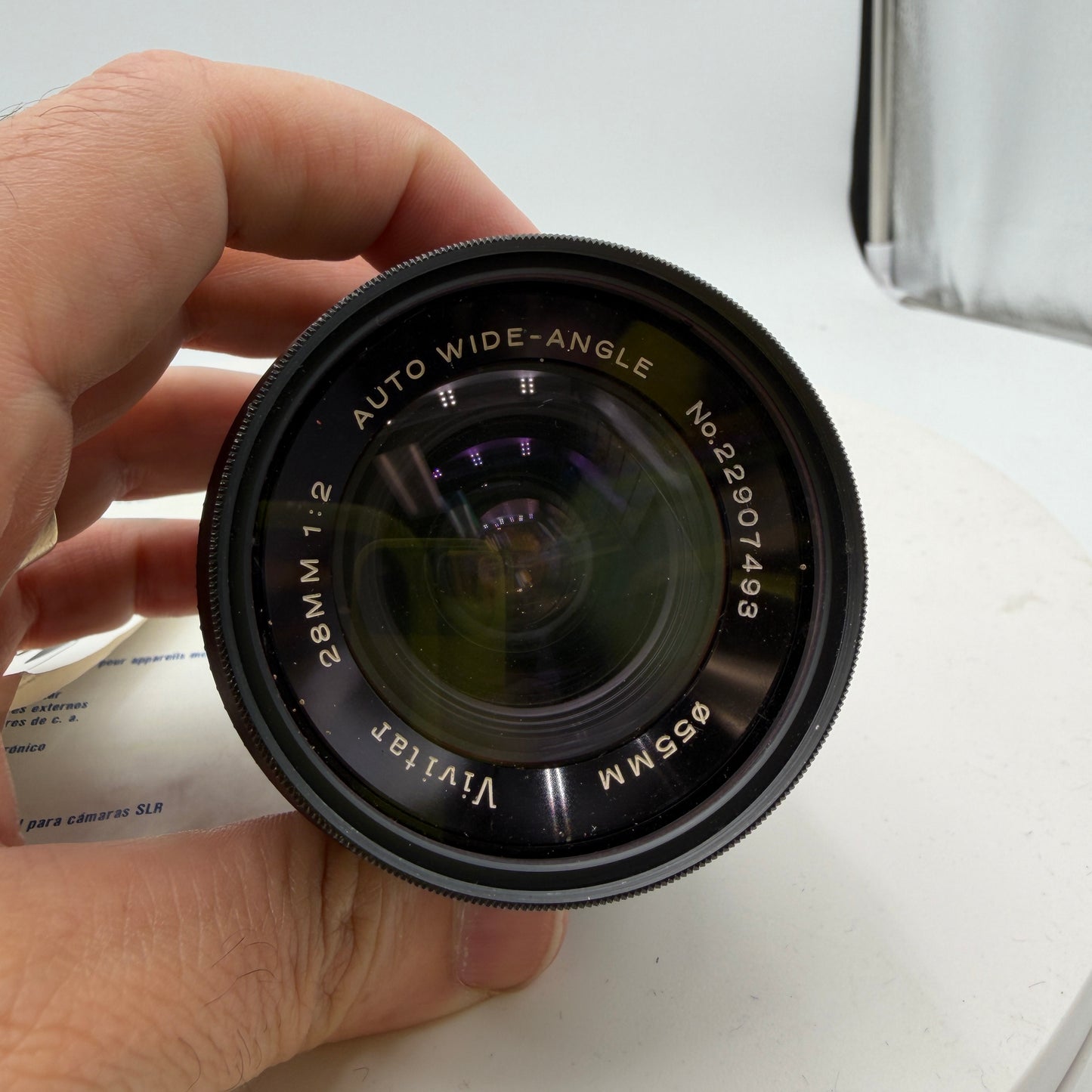 Vivitar 28mm 1:2 Auto Wide Angle Camera Lens Black w/ Caps Case UNTESTED