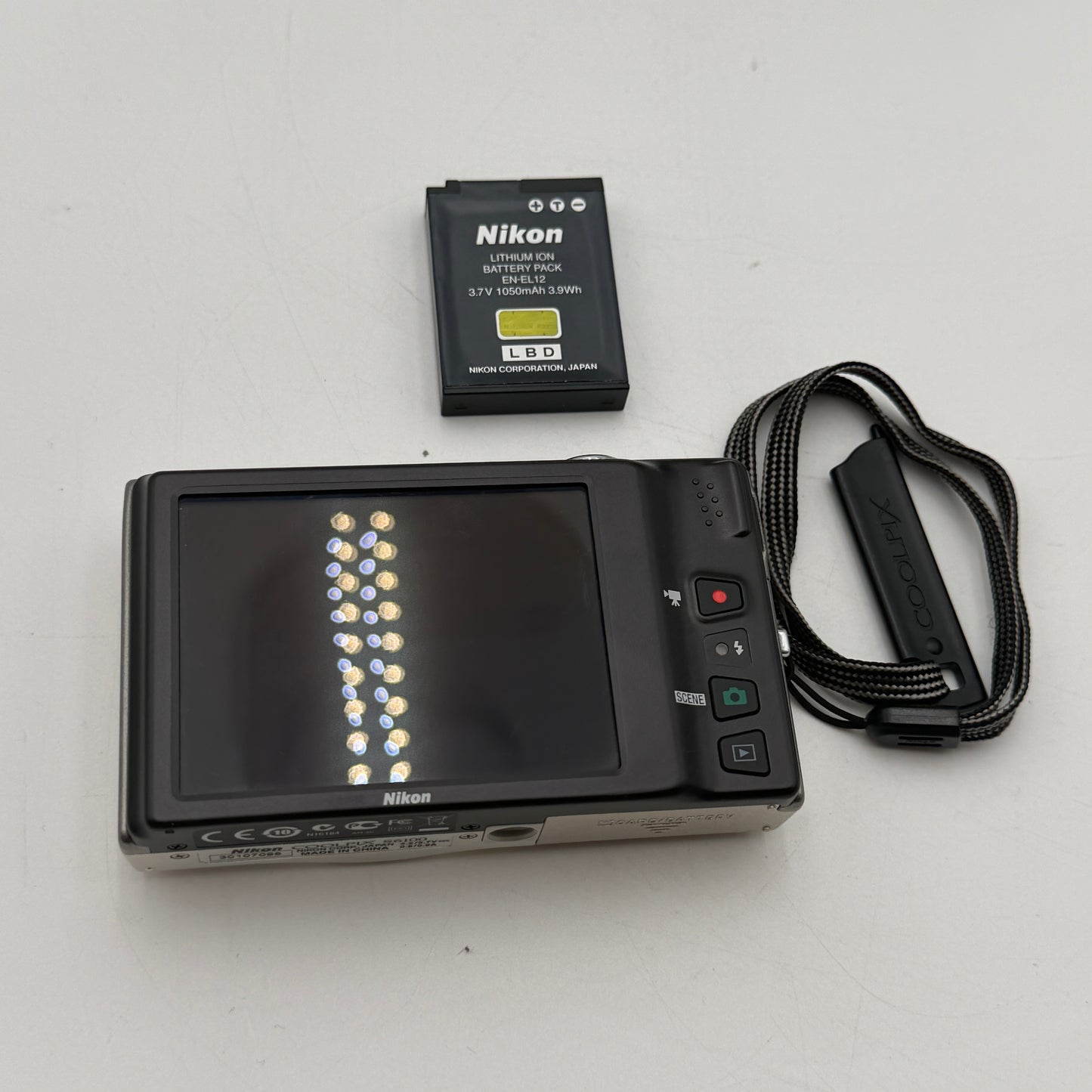 Used Nikon Coolpix S6100 Digital Camera Silver with Carrying Bag
