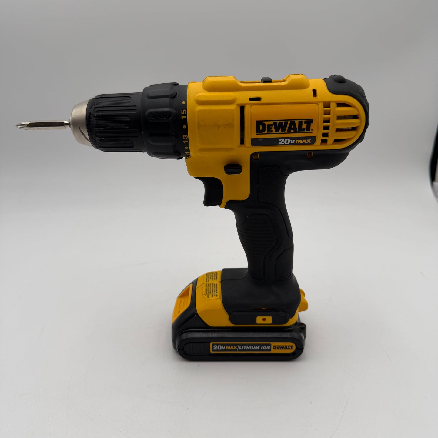 DeWalt DCD771 1/2 Inch Cordless Drill Driver With One Battery No Charger