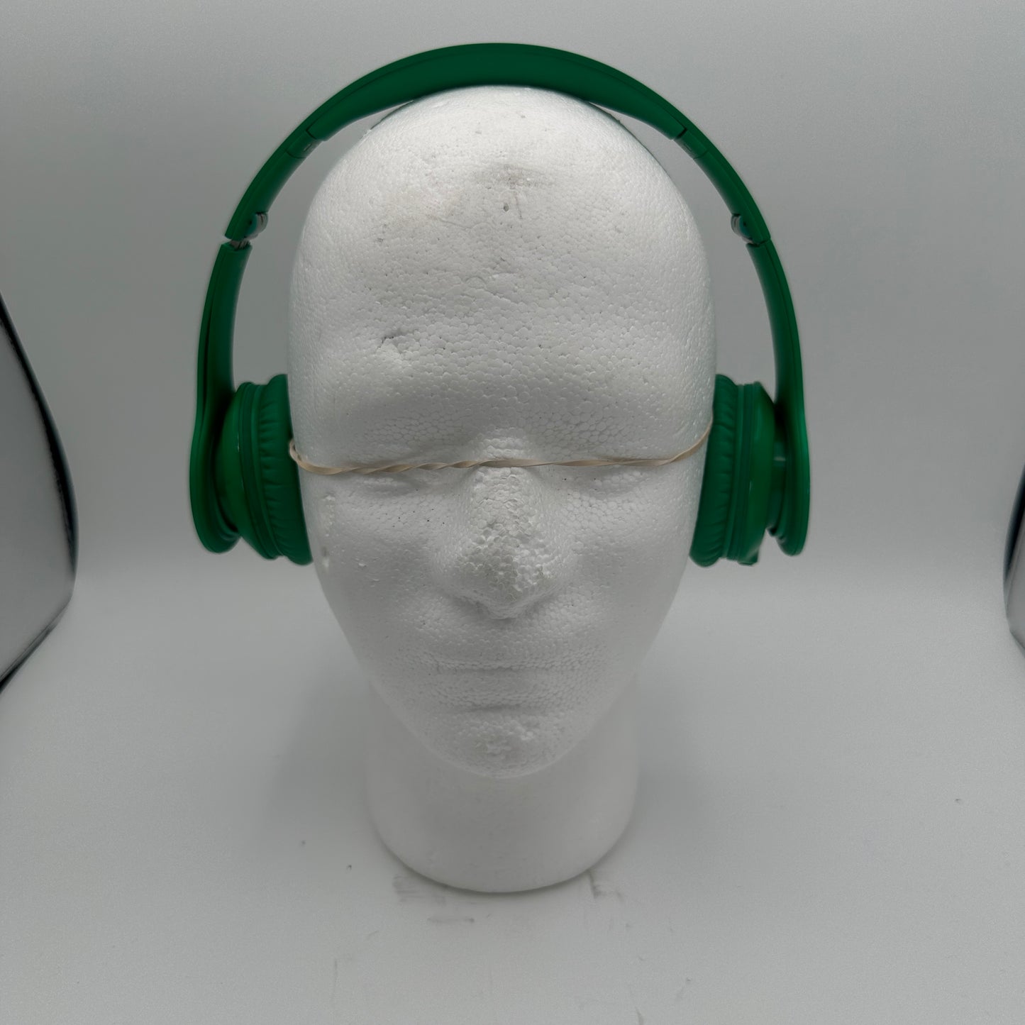 Beats Solo HD Headphones Green READ