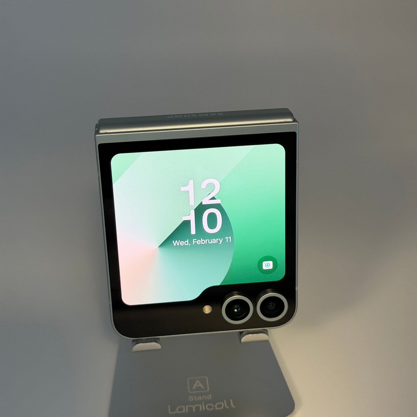 Samsung Galaxy Z Flip 6 256GB Mint Unlocked Clean