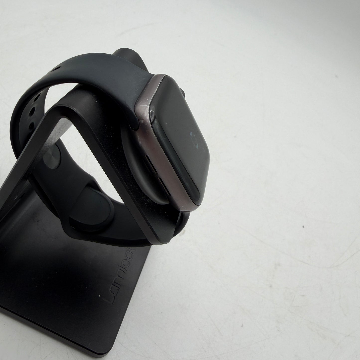 Apple Watch Series 5 GPS A2092 (2019) 40mm Space Gray Aluminum READ