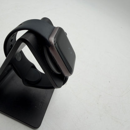 Apple Watch Series 5 GPS A2092 (2019) 40mm Space Gray Aluminum READ