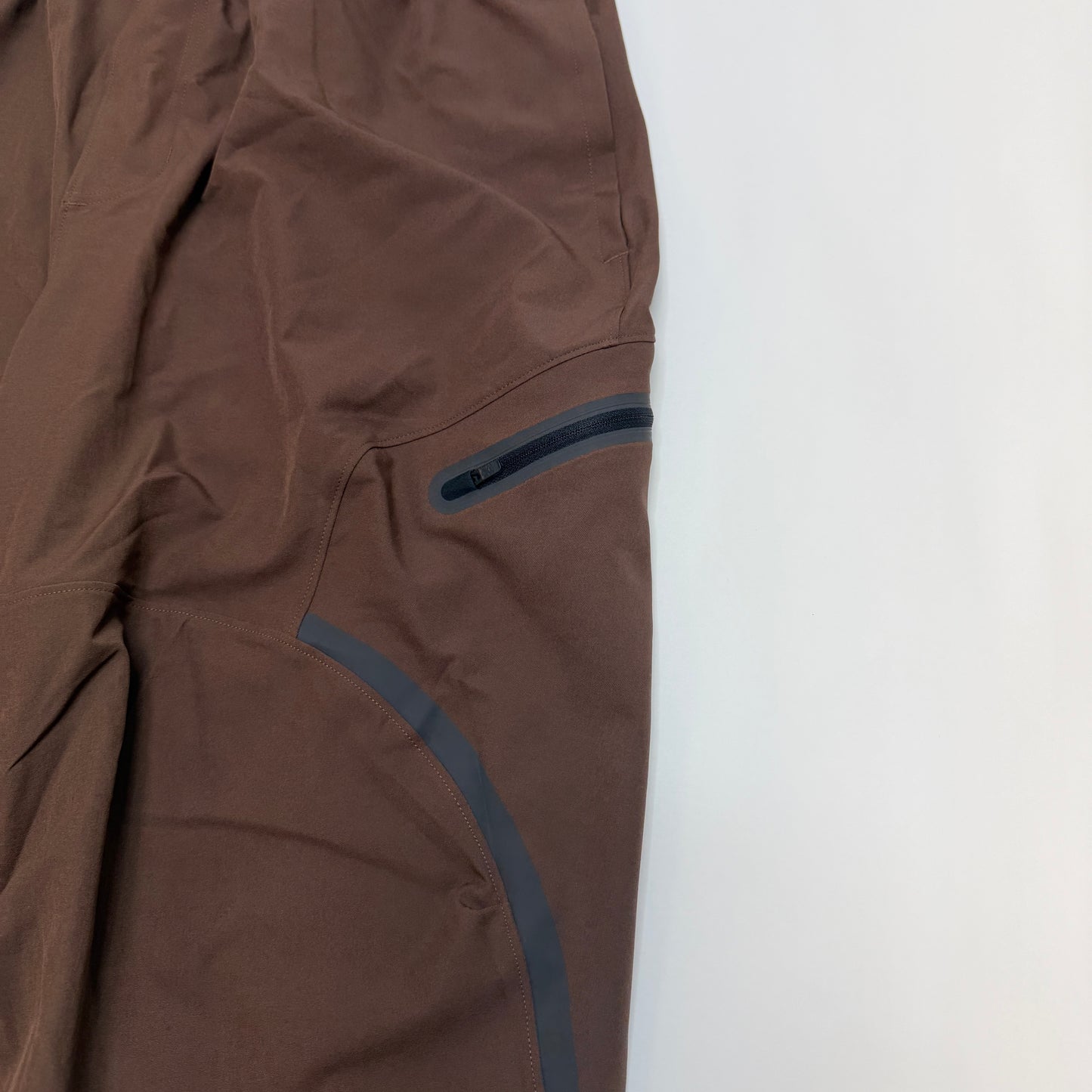 Under Armour Unstoppable Men's Cargo Pants XL Brown Loose Fit Zip Pocket Woven