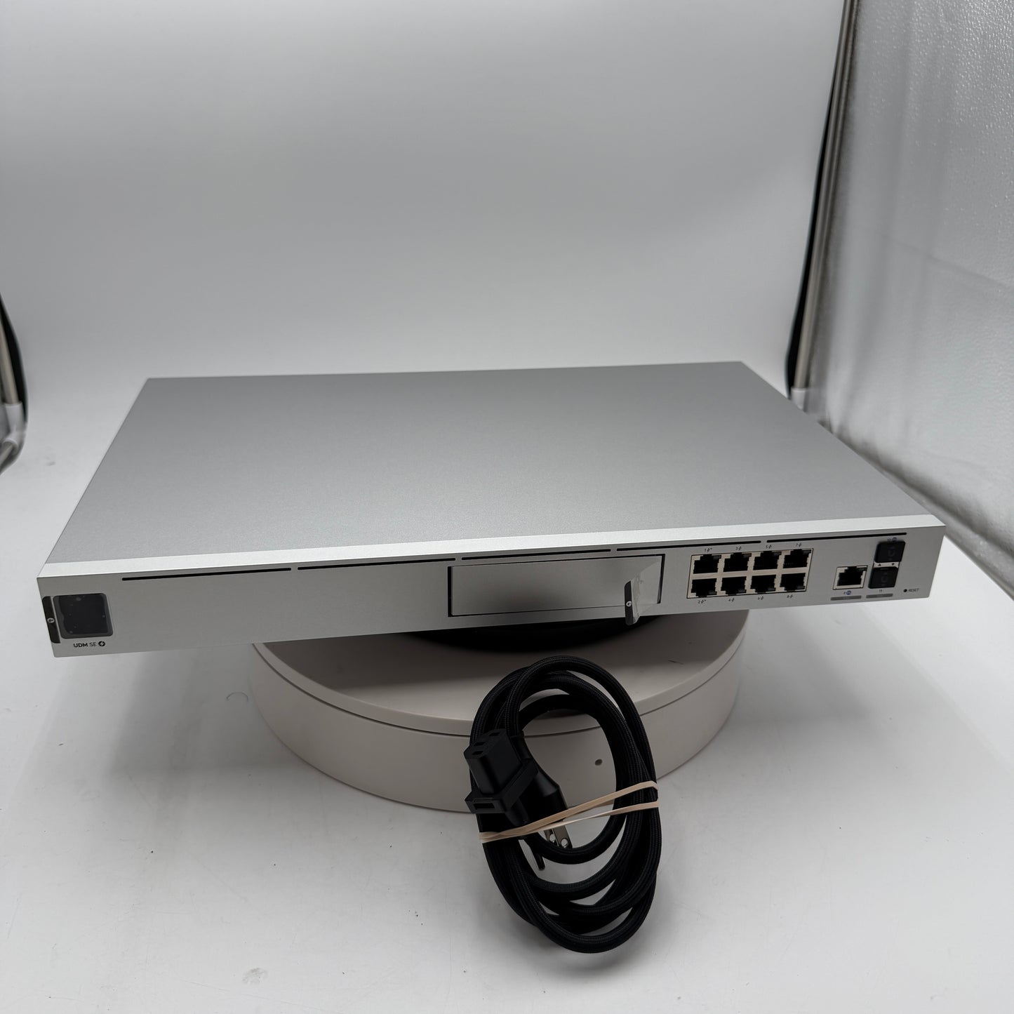 Ubiquiti UDM-SE Dream Machine Special Edition UniFi OS Console Security Gateway - Silver