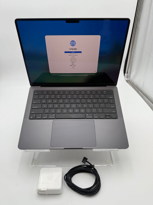 Apple MacBook Pro 14 M4 16GB RAM 500GB  Space Black w/ Charger and Case!