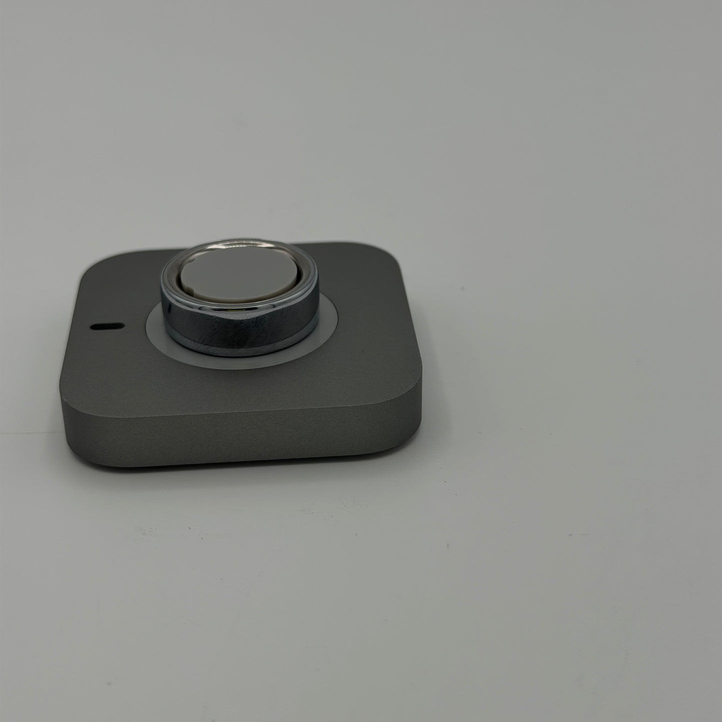 Oura Ring 4 Smart Ring Size 7 Black Silver with Charger and Base