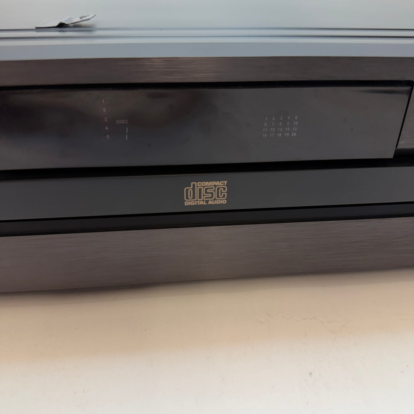 Marantz Model CC4001 5 Disc Changer With Manual For Parts or Repair