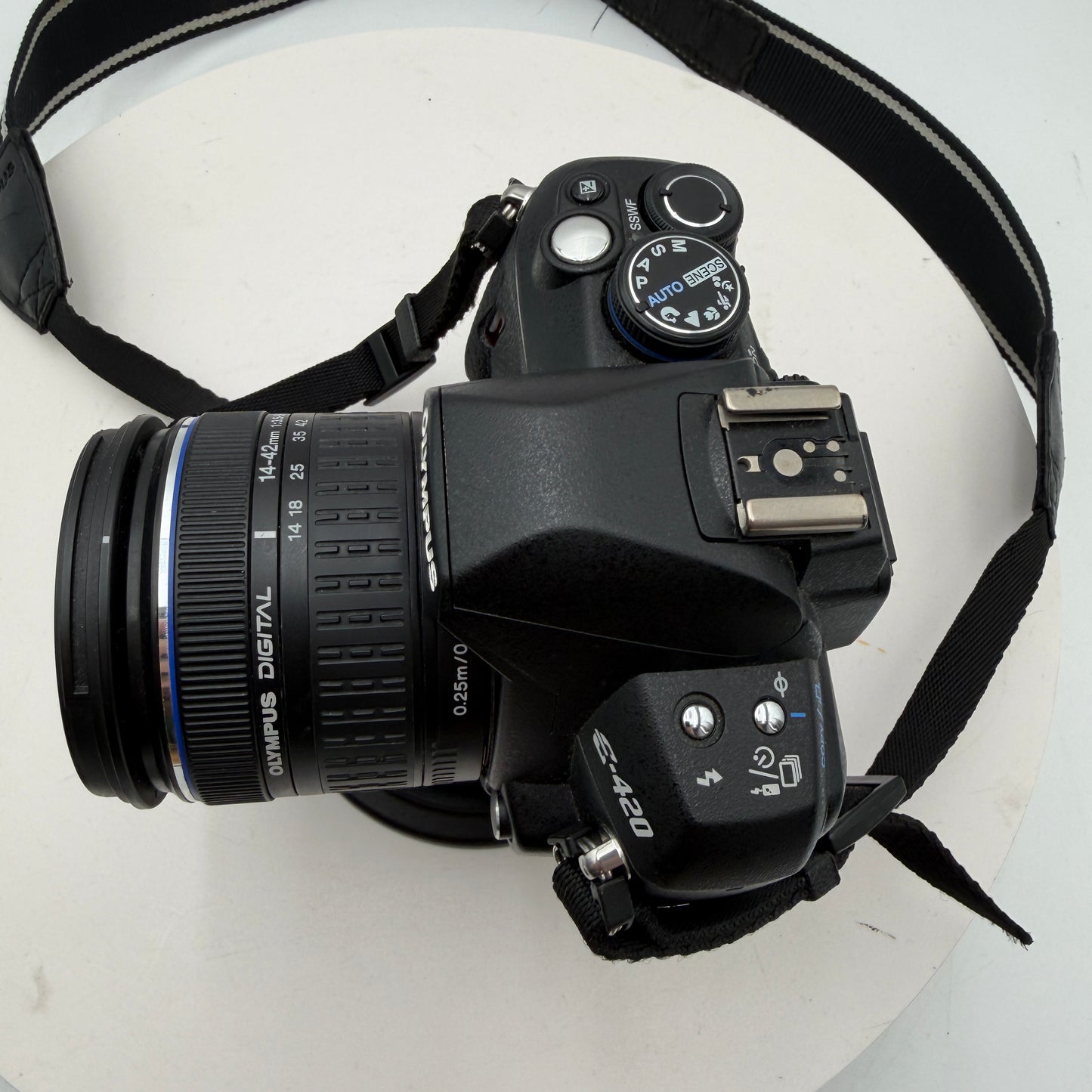 Olympus E-420 Digital Camera - Black