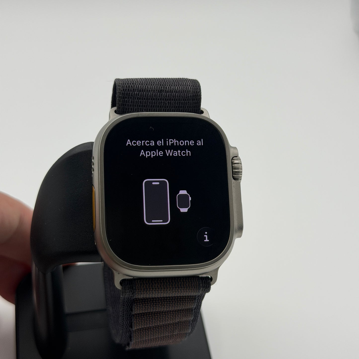 Apple Watch Ultra A2622 (2022) 49mm Silver Titanium GPS + Cellular Smart Watch with Alpine Loop