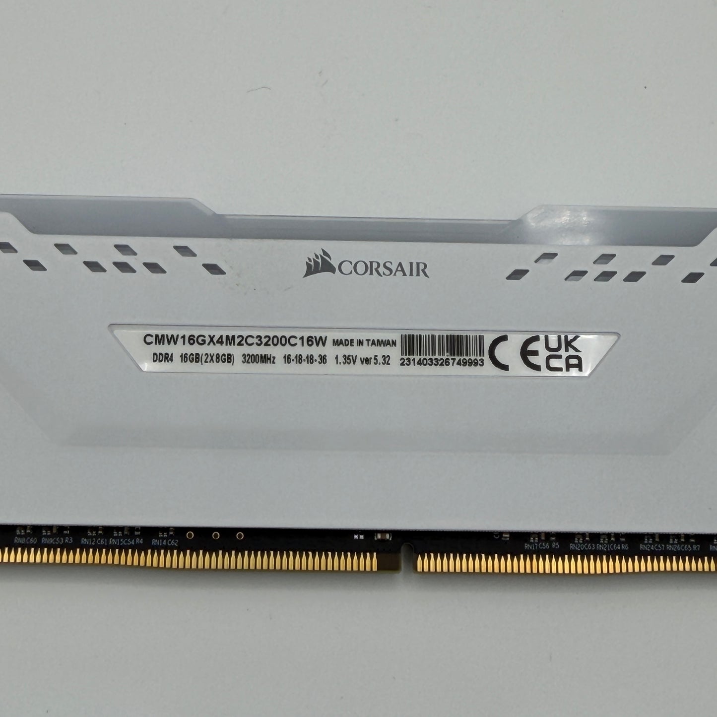 Corsair Vengeance RGB PRO 16GB DDR4 Memory Kit White 3200MHz CL16