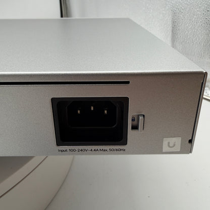 Ubiquiti UDM-SE Dream Machine Special Edition UniFi OS Console Security Gateway - Silver
