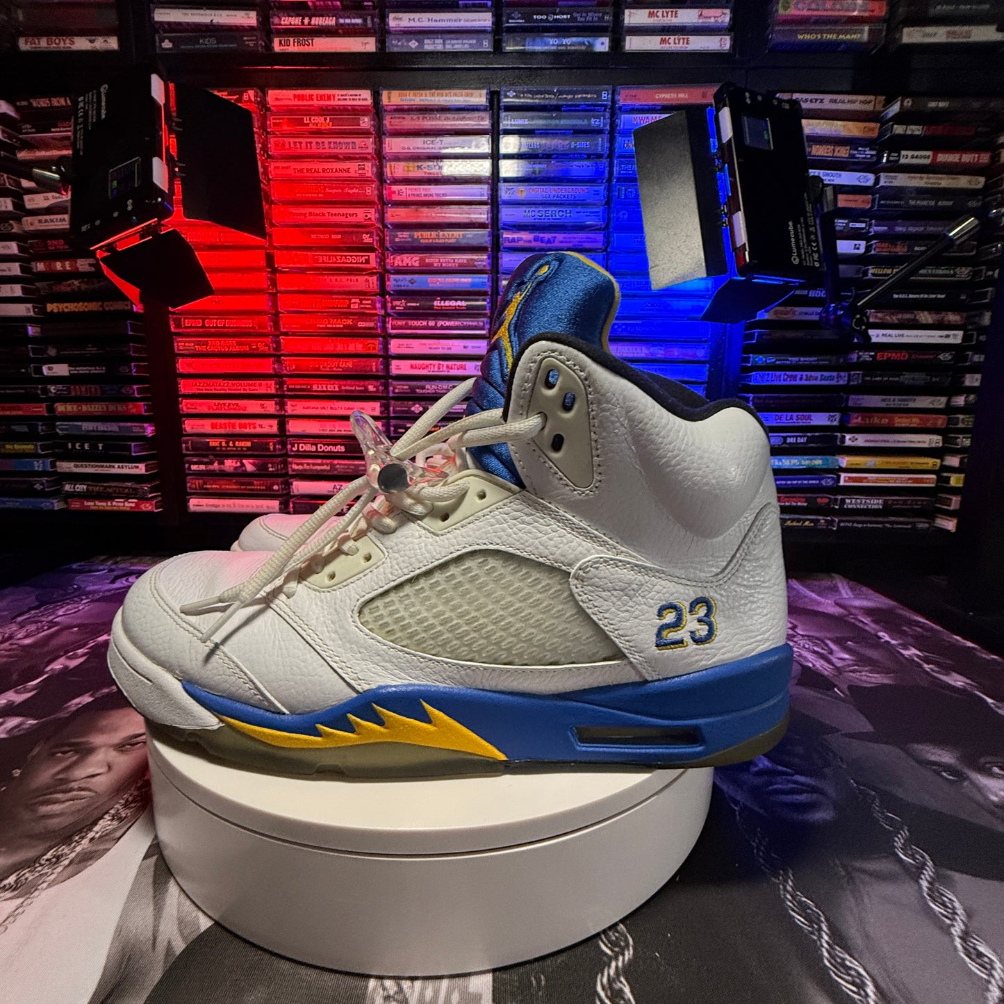 2013 Air Jordan Retro 5 Laney White Blue Maize 136027-189 Size 12 No Box