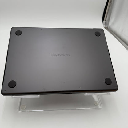 Apple MacBook Pro 14 M4 16GB RAM 500GB  Space Black w/ Charger and Case!