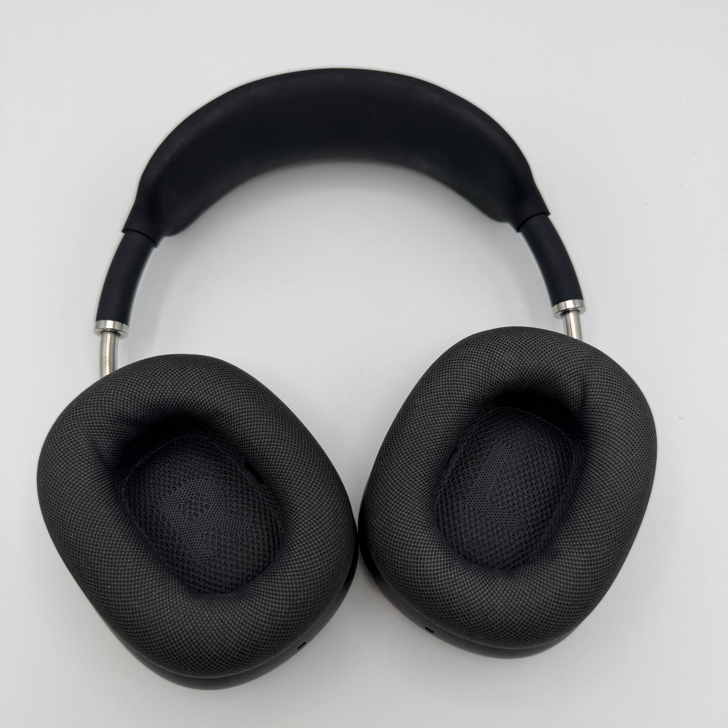 Apple AirPods Max A2096 Black Headphones with A2301 Smart Case