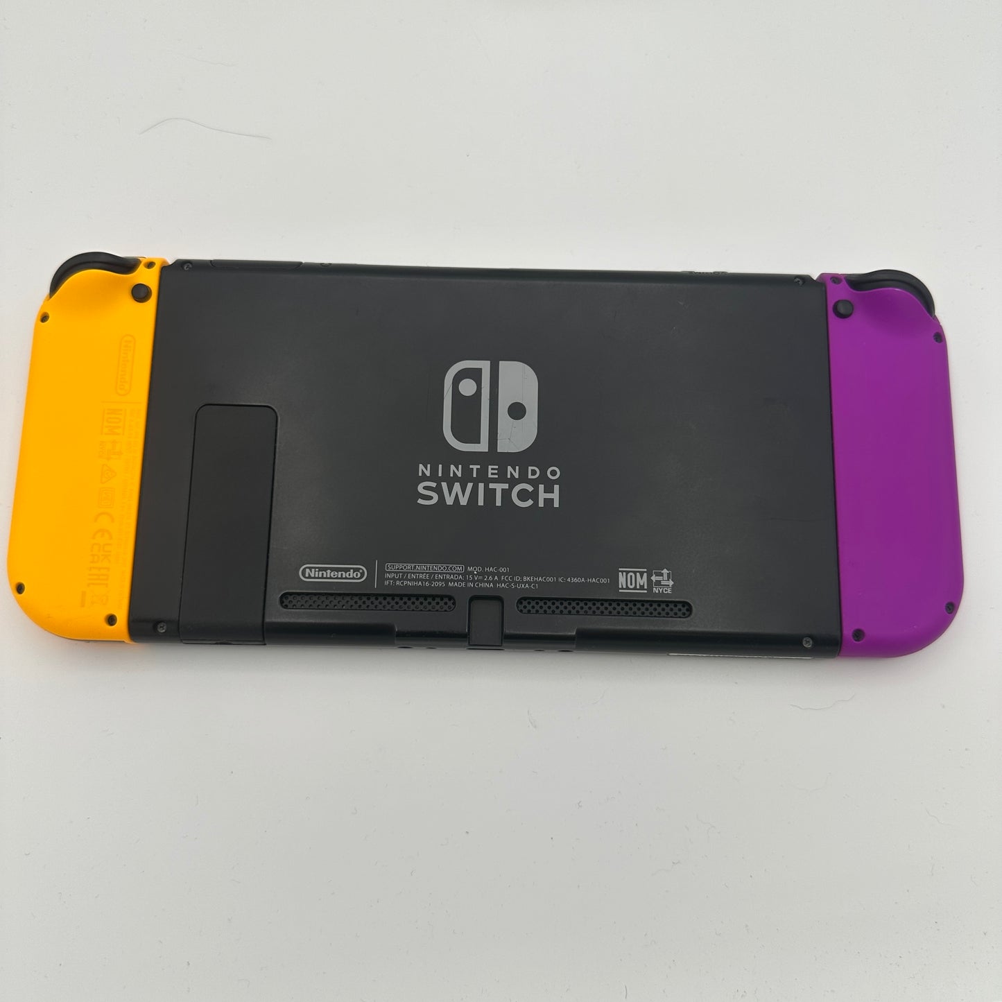 Nintendo Switch HAC-001 2017 32gb With Dock, Cables and Carrying Case