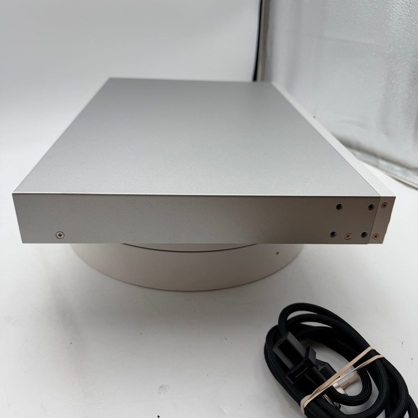 Ubiquiti UDM-SE Dream Machine Special Edition UniFi OS Console Security Gateway - Silver