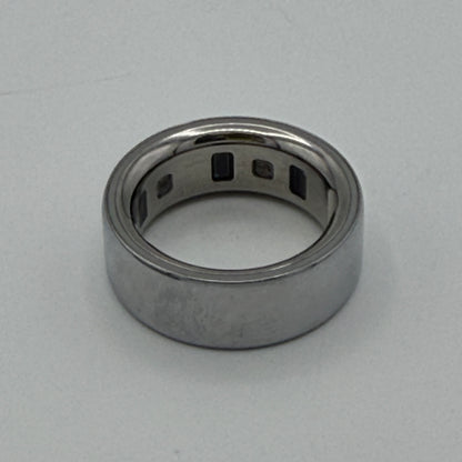 Oura Ring 4 Smart Ring Size 7 Black Silver with Charger and Base