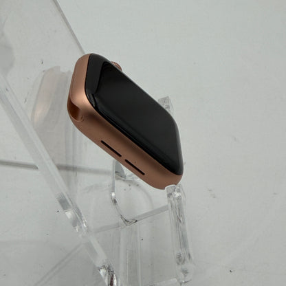 Apple Watch Series 4 40mm Rose Gold Aluminum GPS Only With EXTRAS