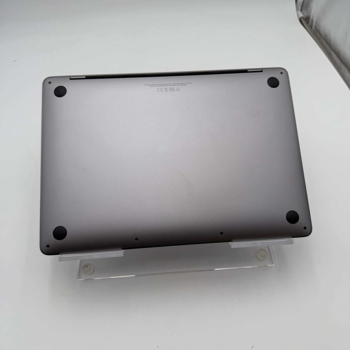 Apple MacBook Pro 13" A2338 2022 M2 8GB 512GB Space Gray 29 Cycle Count