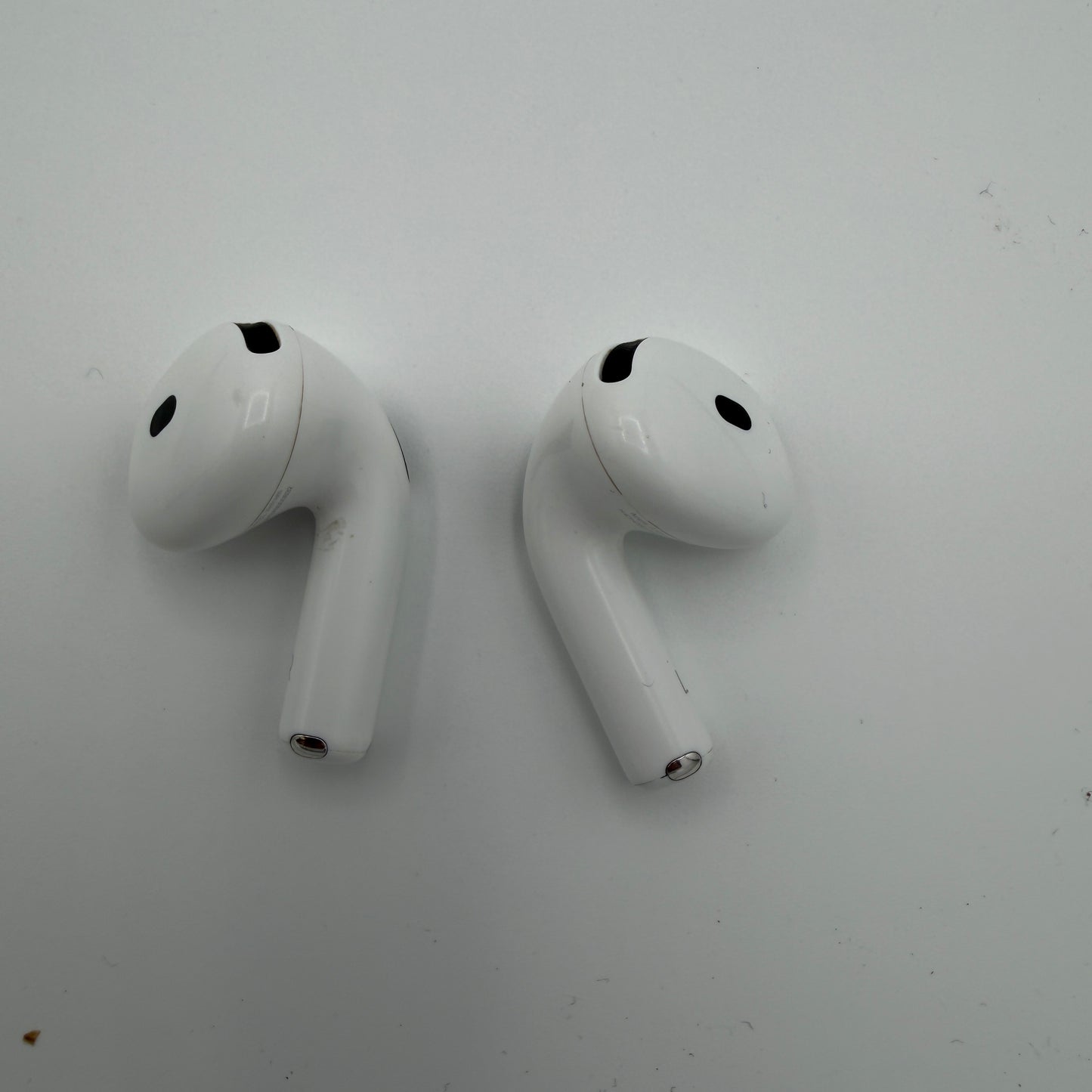 Apple AirPods (4th Gen) A3053 Case (2024) Bluetooth Headphones - White