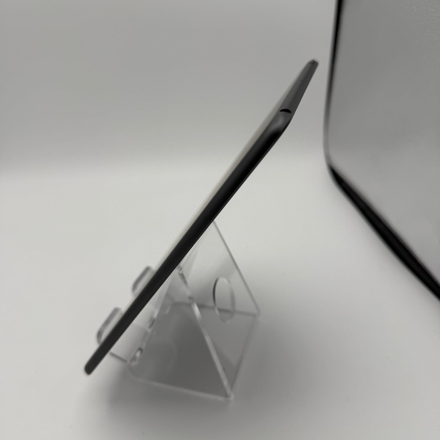 Apple iPad Mini 5th Gen A2133 64GB Wi-Fi - Space Gray