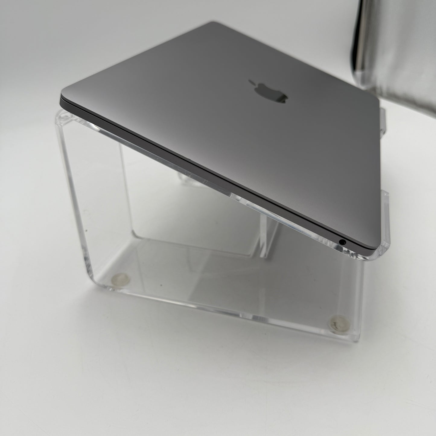 Apple MacBook Pro 13" A2338 2022 M2 8GB 512GB Space Gray 29 Cycle Count