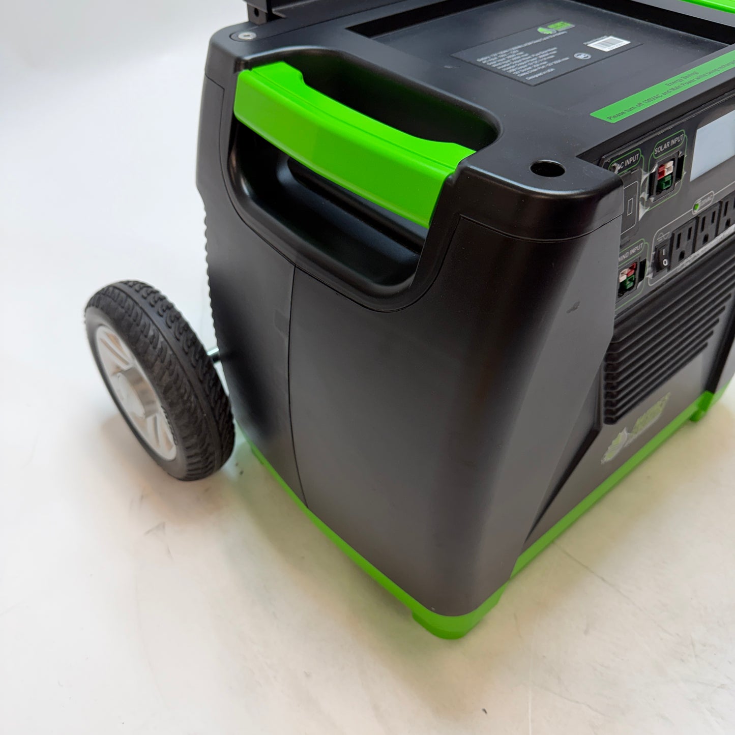 Natures Generator Elite Power Supply Green Used