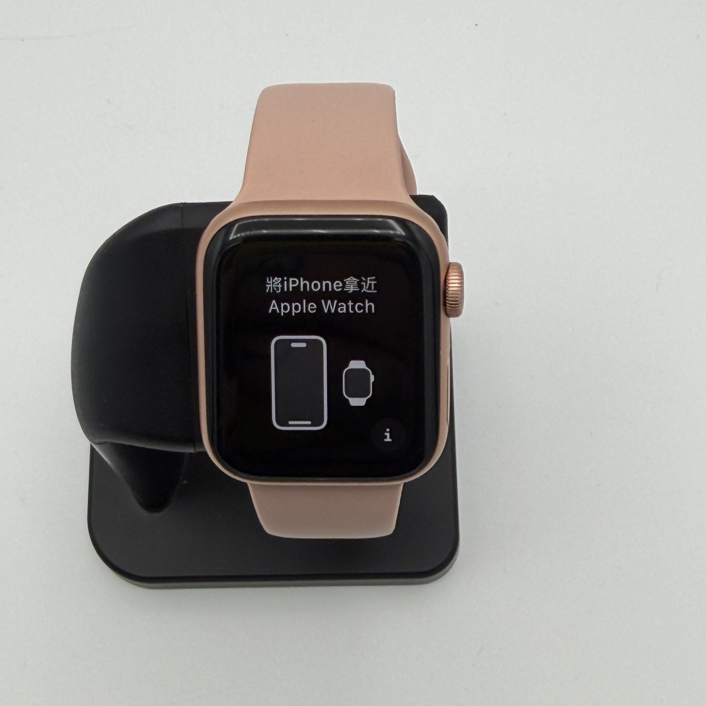 Apple Watch SE Cellular A2353 40mm Rose Gold Aluminum GPS + Cellular Smart Watch