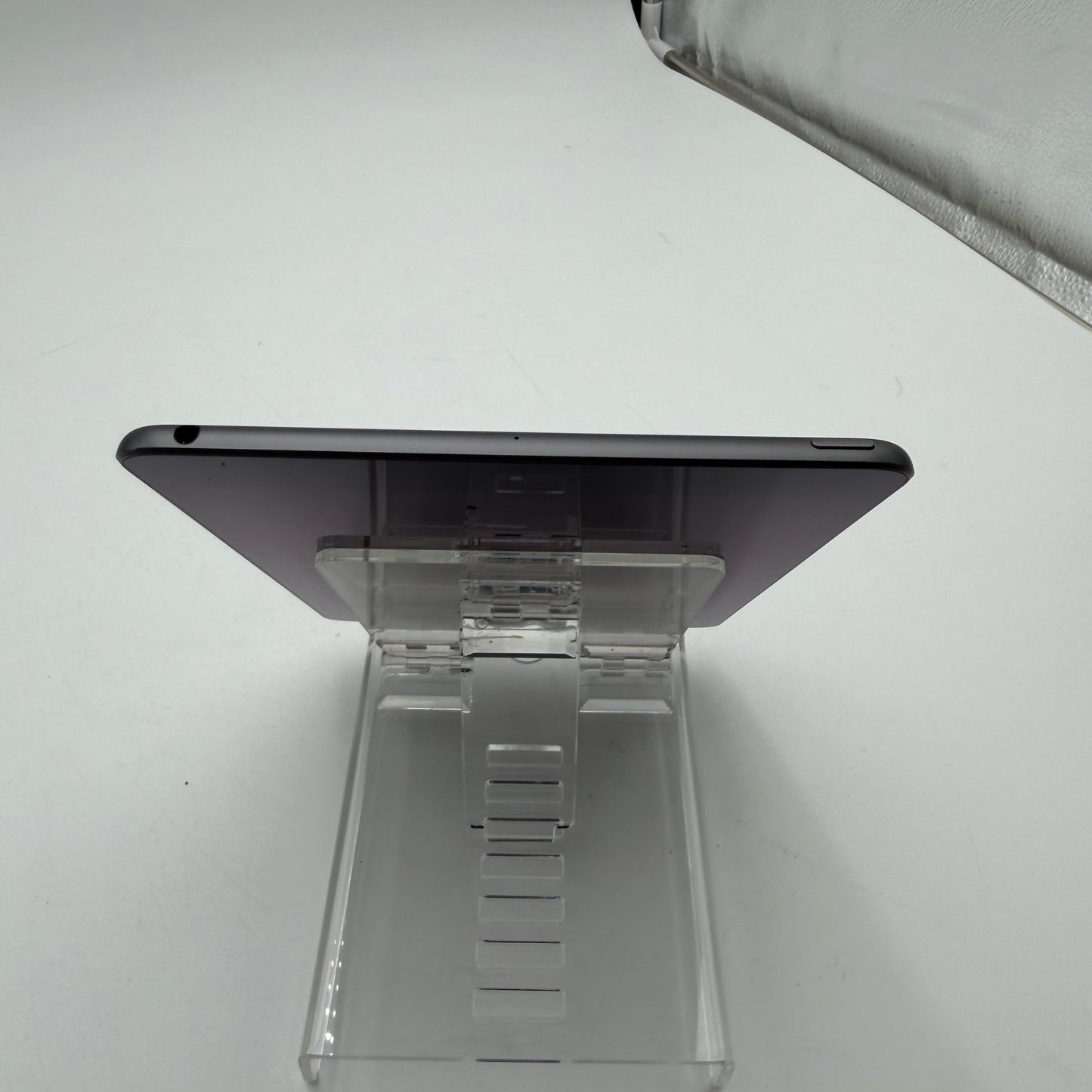 Apple iPad Mini (5th Gen) A2133 7.9 inch 64GB Space Gray