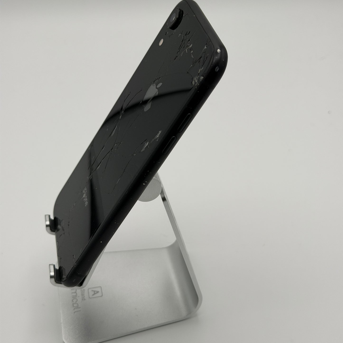 Unlocked Apple iPhone XR 128GB Black Service Bat  READ