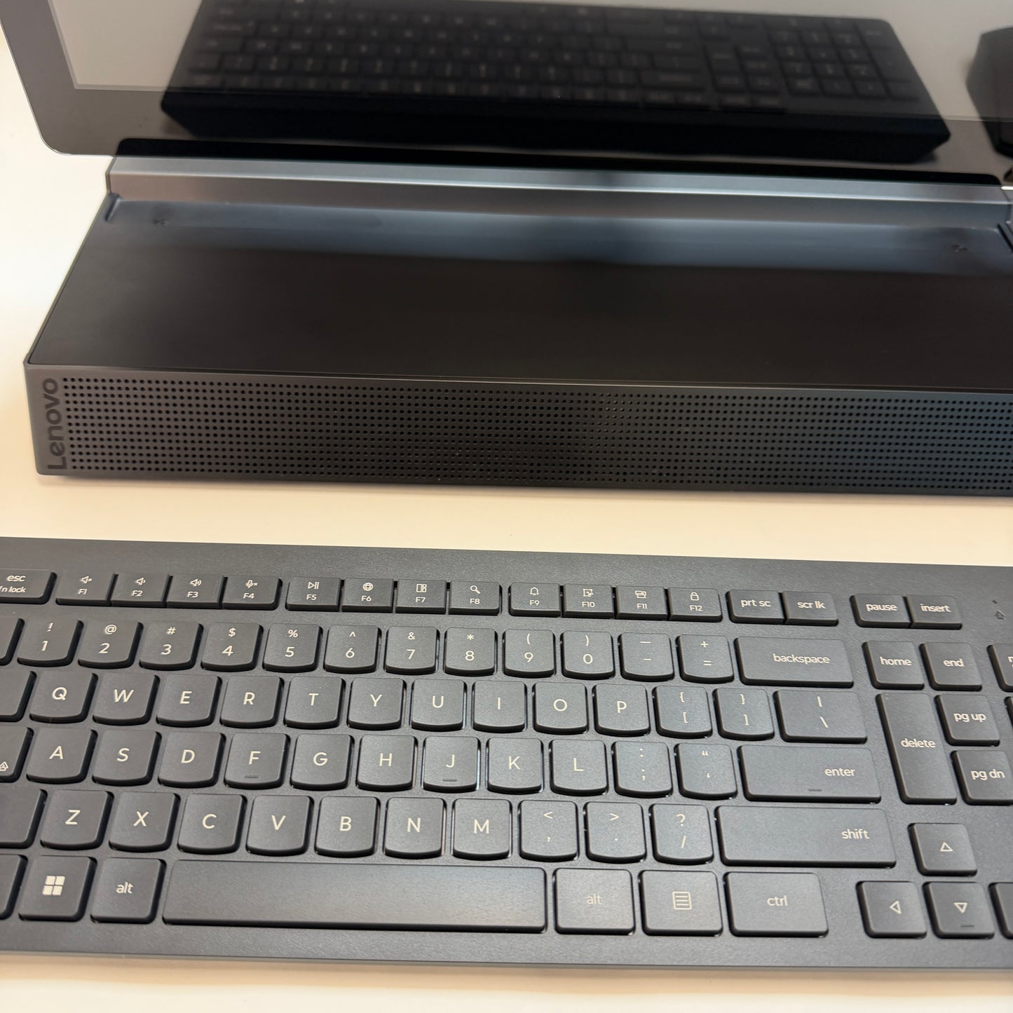 Lenovo Yoga A940-271CB Touchscreen All In OneComputer 1.25TB 16GB i7-9700