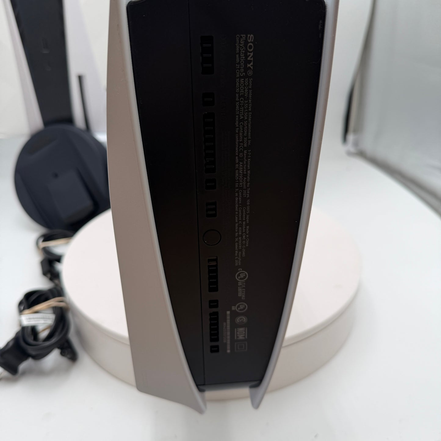 Sony PlayStation 5 Disc Edition (CFI-1115A) 825GB White Used With Box 1 Controller